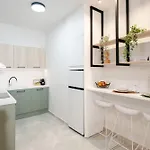 Boho Chic Retreat 아파트